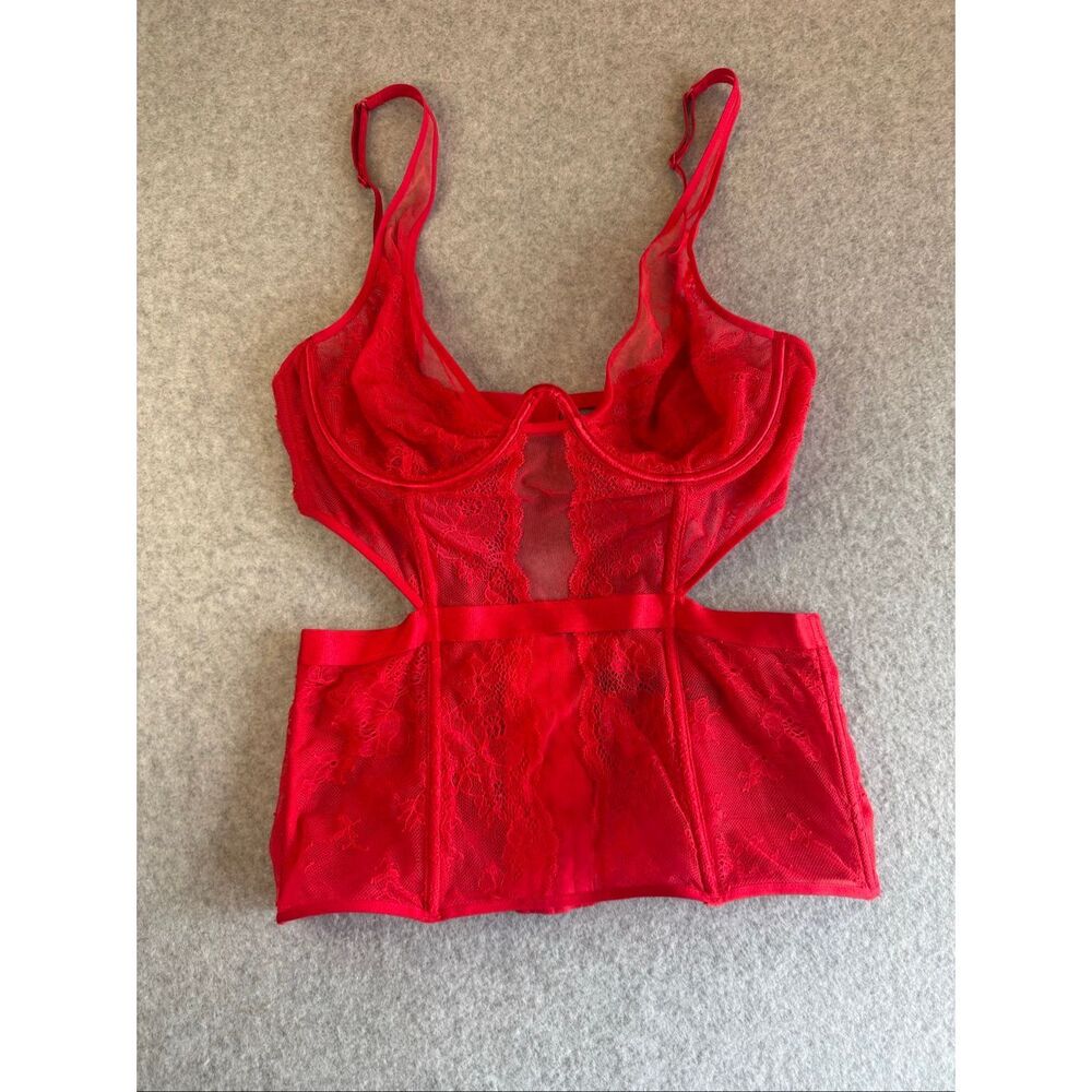 NWT Victoria's Secret lace corset bustier underwire top with cut-out sides large
